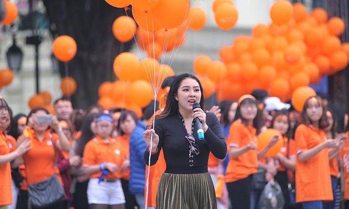 5,000 people walk in Hanoi on Good Deeds Day - 5
