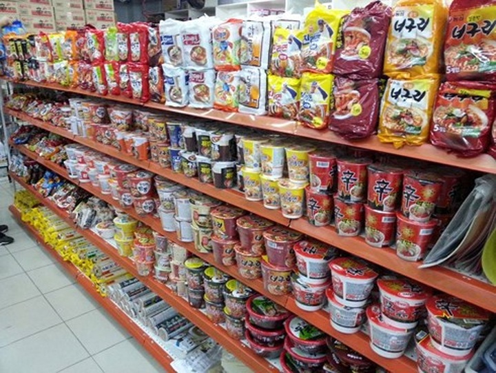 Vietnam consumes 4.9 billion instant noodle packets a year - 1