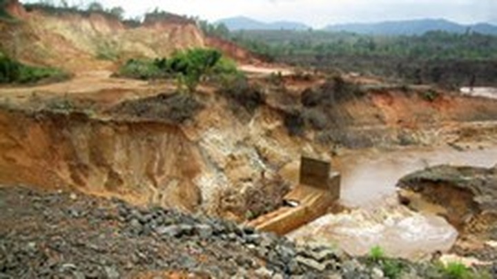 Dam bursts, 10 locals washed away - 1