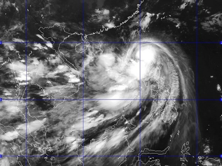 Typhoon Kalmaegi enters East Sea - 1