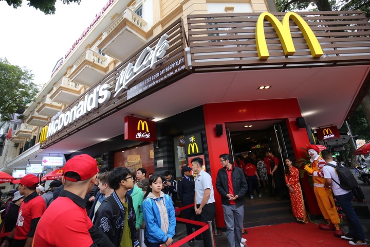 McDonald’s opens first restaurant in Hanoi - 1 McDonald’s opens first restaurant in Hanoi - 1