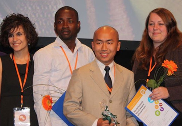 Vietnamese student receives UN award - 1