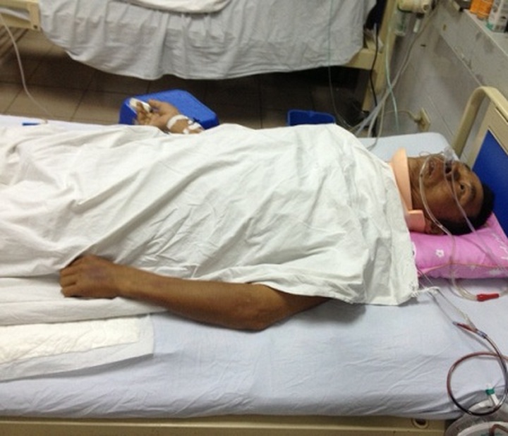 Poor man struggling to survive after tragic accident - 1