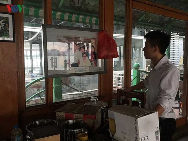 Hanoi floating restaurants left to rust - 3