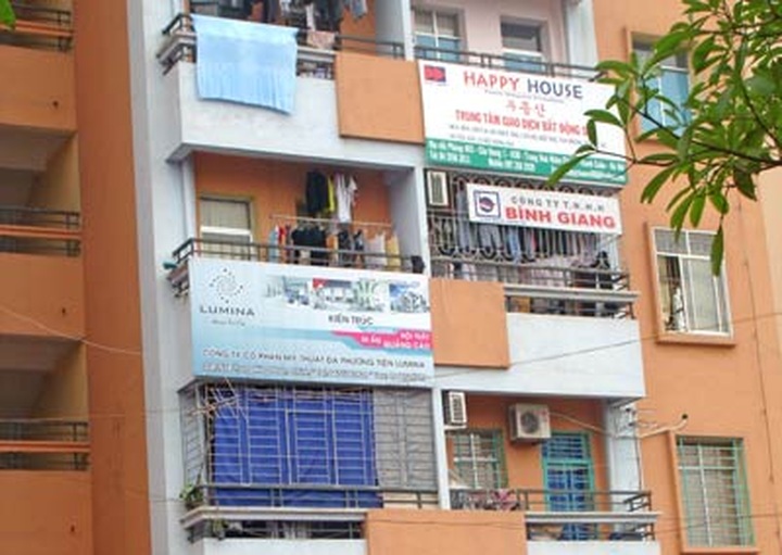 Small firms move headquarters to homes amid business slump - 1