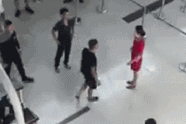 Female airport worker assaulted after refusing photo - 2