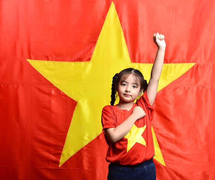 1,500 Vietnamese participate in patriotic photo project - 5