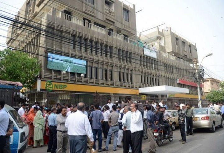 Huge quake hits Iran, kills 34 in Pakistan - 1