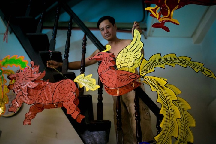 Lantern-making village revives in HCM City - 7