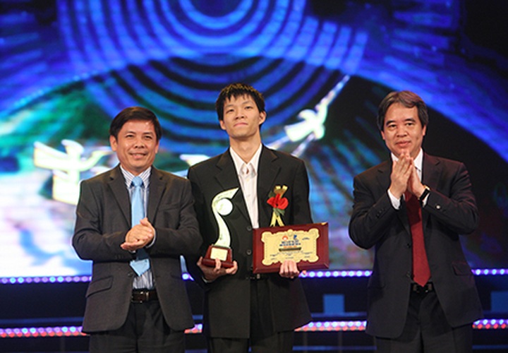 “Mobile Advertising Network” wins 1st prize of Vietnam Talents Awards 2013 - 5 “Mobile Advertising Network” wins 1st prize of Vietnam Talents Awards 2013 - 5
