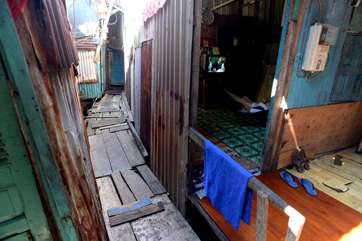 Saigon river slum life - 8 Saigon river slum life - 8