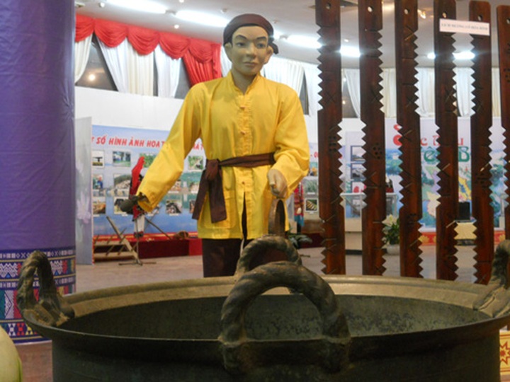 Northwestern mountain culture in Hanoi - 1