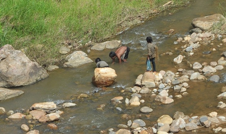 Hard life of ethnic children - 6