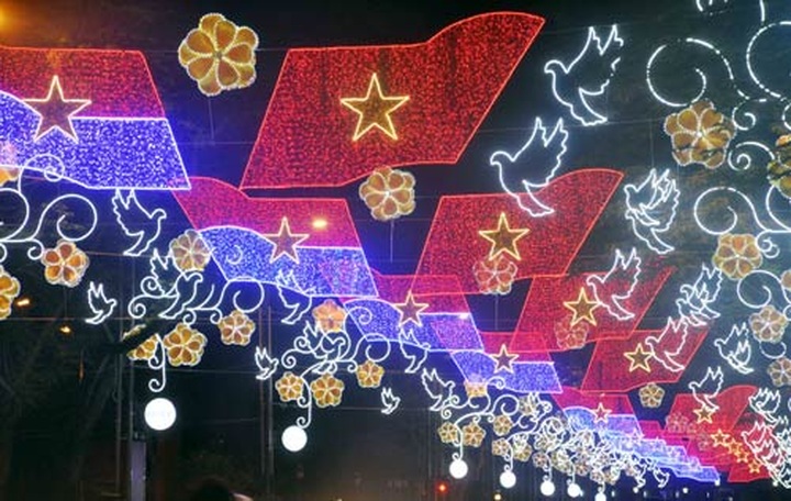 Cities smarten up for western New Year - 14