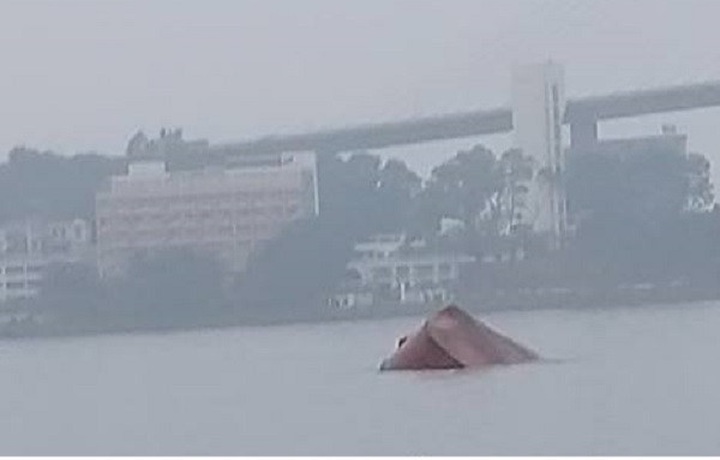 Ship accident in Ha Long kills one - 1 Ship accident in Ha Long kills one - 1