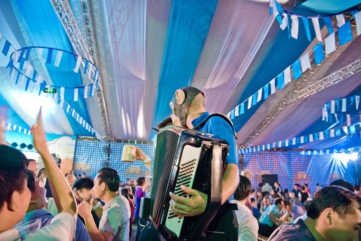 Experience original Oktoberfest in VN - 1