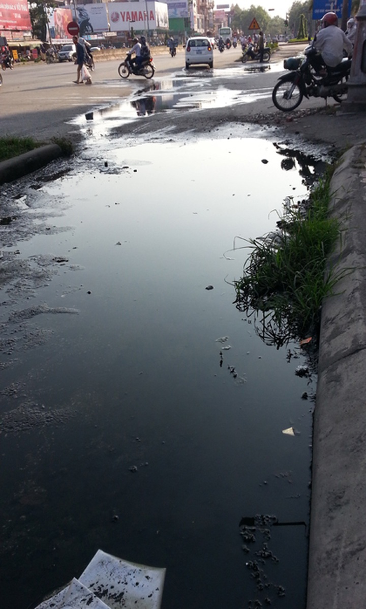 People in Vinh City plagued by pollution - 4