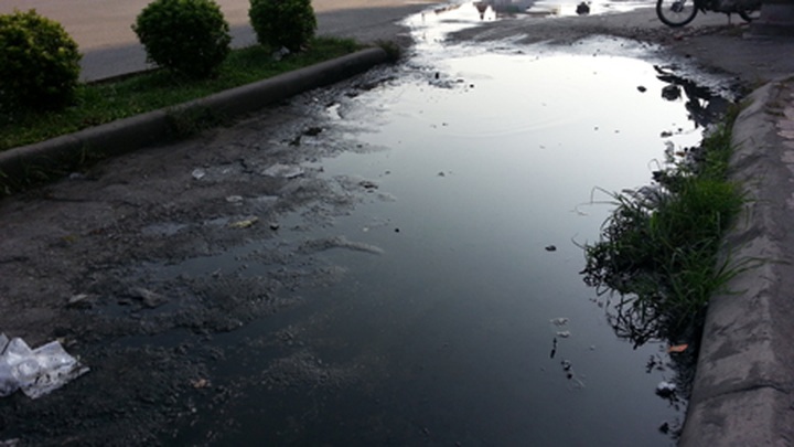 People in Vinh City plagued by pollution - 3