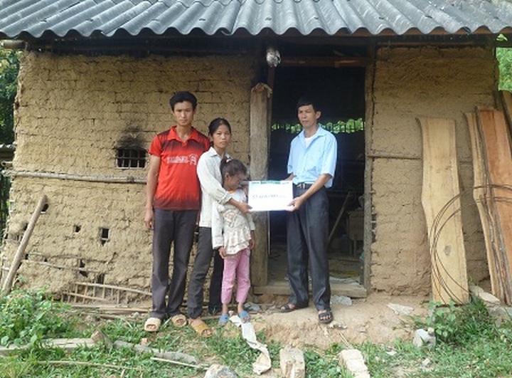 Help comes to little girl with strange skin disease - 3 Help comes to little girl with strange skin disease - 3