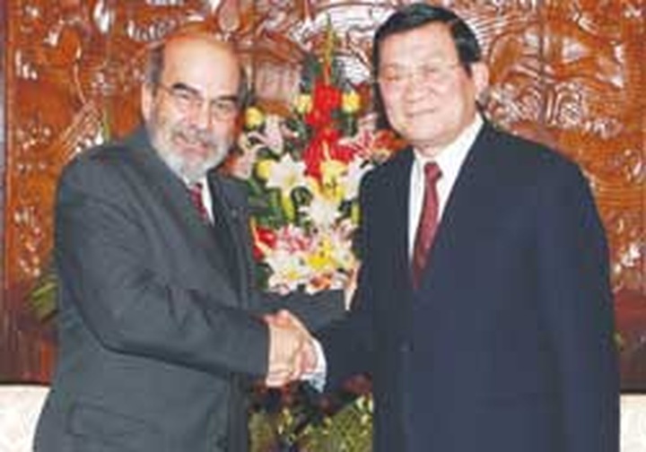 Vietnam looks for more FAO support with fighting poverty, climate change - 1