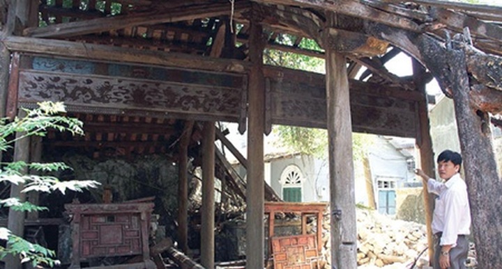 Treasured Hue communal house faces challenges - 1
