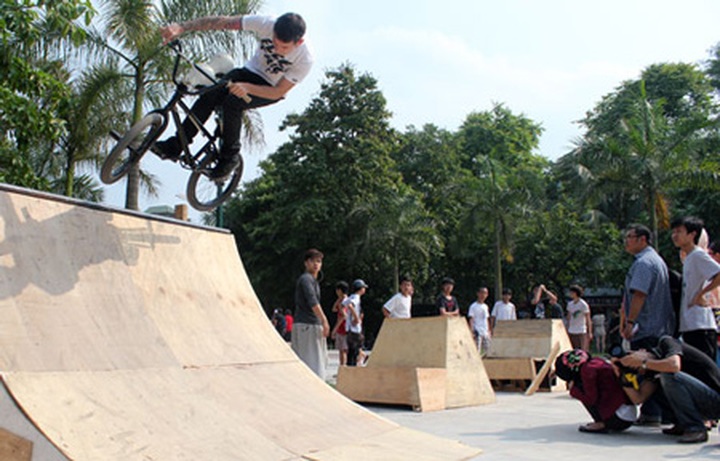 Hanoi youth enjoy urban sports festival - 4 Hanoi youth enjoy urban sports festival - 4