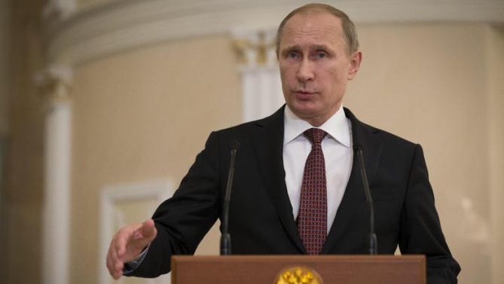 Putin urges Kiev not to stop Ukraine soldiers from laying down arms - 1