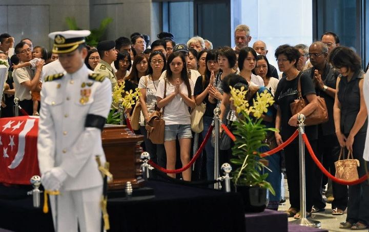 Grateful Singapore gives Lee Kuan Yew a hero's funeral - 3