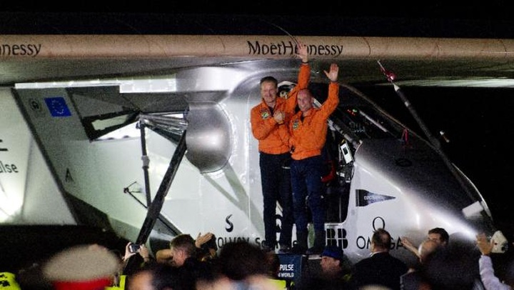 Solar plane lands in Myanmar on epic round-the-world journey - 1