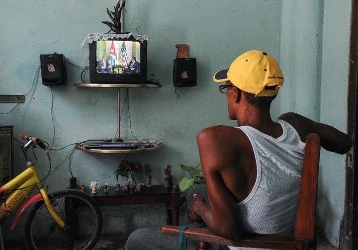 US, Cuba agree to restore ties, embassies to reopen - 1