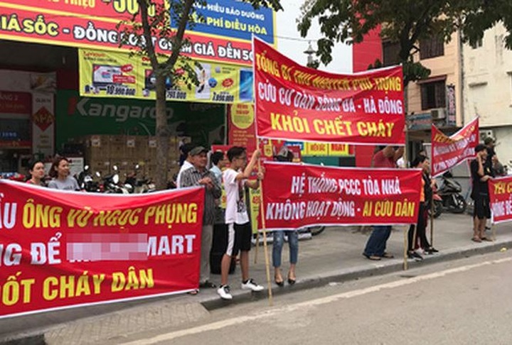 Hanoians rally for better fire safety measures - 1 Hanoians rally for better fire safety measures - 1