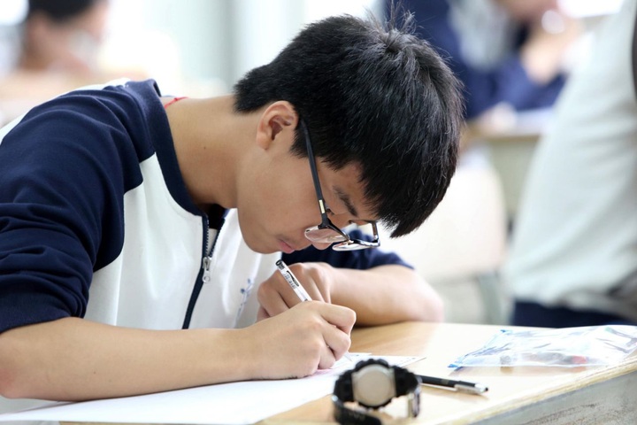 Chinese students face up to 7 years in prison for cheating on college-entrance exams - 1 Chinese students face up to 7 years in prison for cheating on college-entrance exams - 1