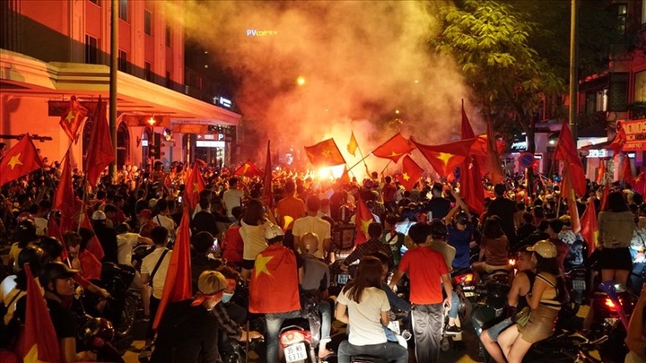 Hanoi to apply vehicle ban on 20 streets for AFF Cup final leg - 1