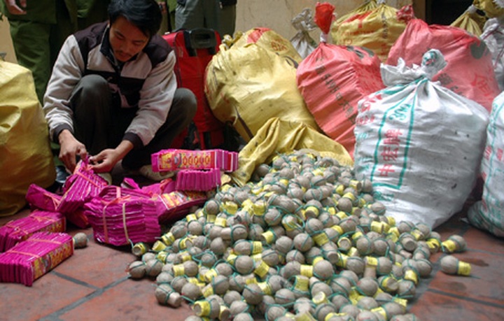 Driver prosecuted for firecracker transport - 2 Driver prosecuted for firecracker transport - 2