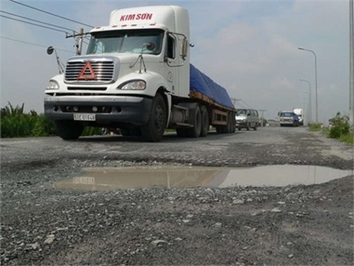 Hanoi to collect over $13 million of road maintenance fee - 1 Hanoi to collect over $13 million of road maintenance fee - 1