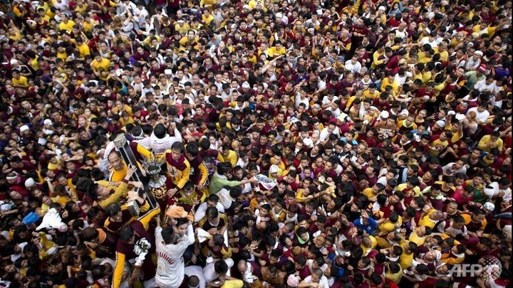 Two dead, hundreds hurt in Philippines religious festival - 1