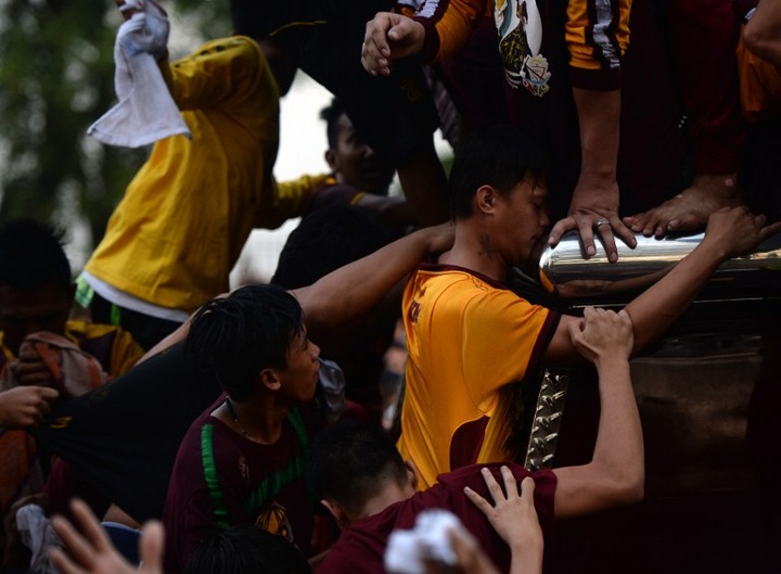 Two dead, hundreds hurt in Philippines religious festival - 3