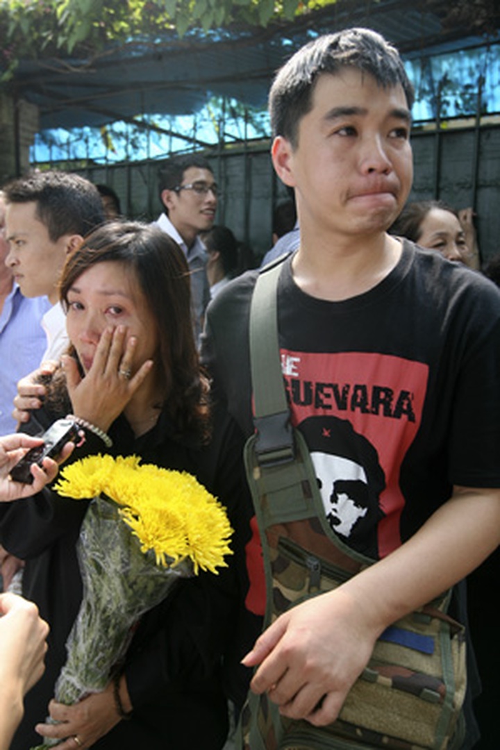 Thousands pay respects to revered General Vo Nguyen Giap - 6