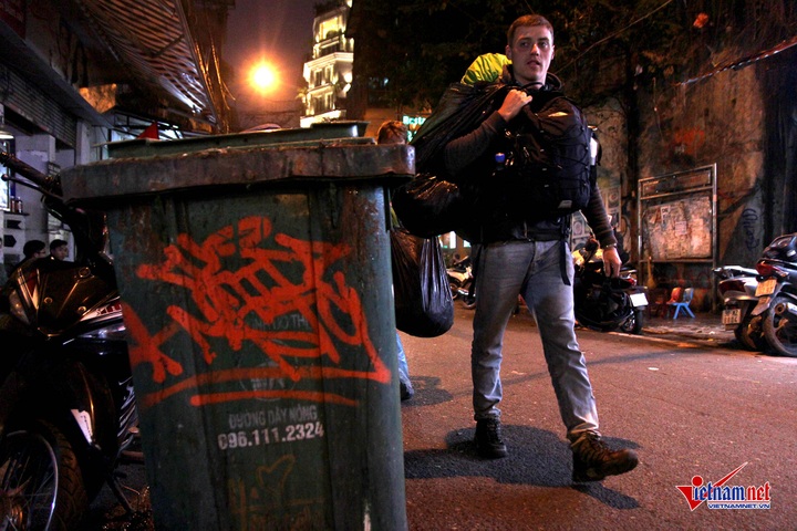 Hanoi Old Quarter suffers graffiti tag rash - 6