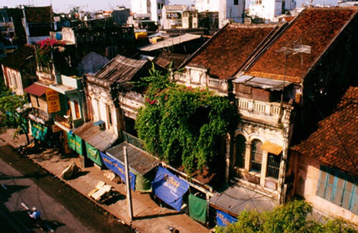 Hanoi limits Old Quarter construction work - 1