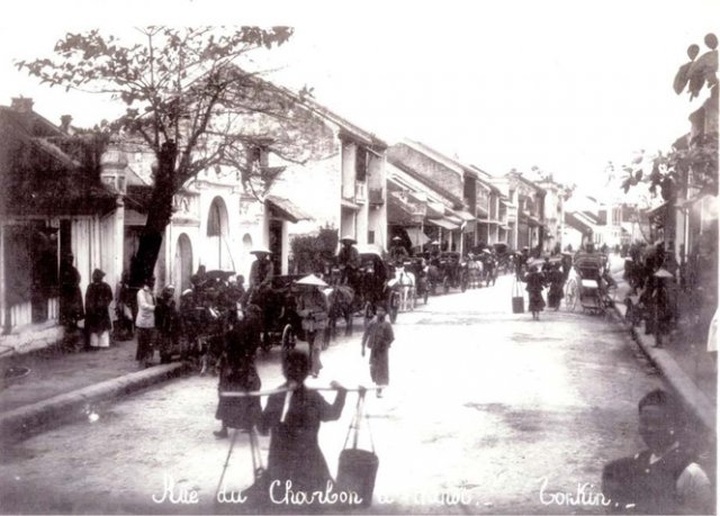 Old Hanoi exhibited around Old Quarter - 1