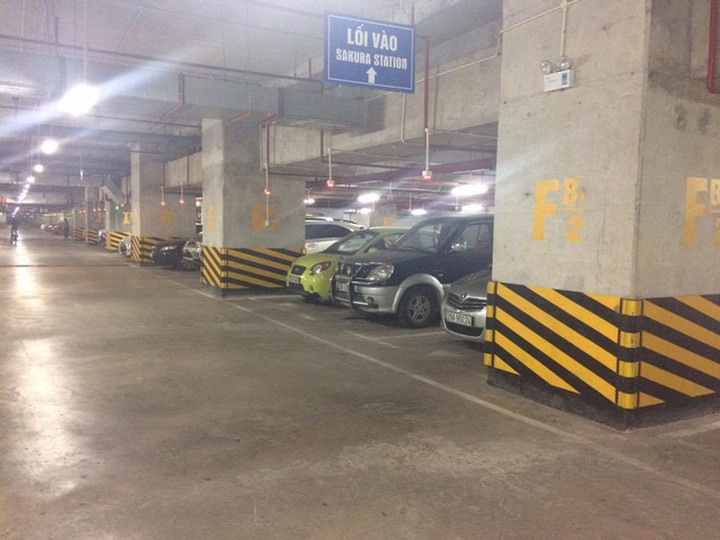 Hanoi tower block sparks parking dispute - 1