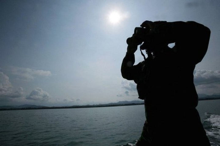 PNG ferry with some 350 aboard believed sunk - 1