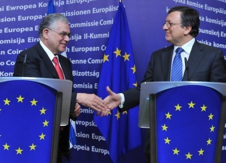 Recession-hit Europe bids to turn debt crisis corner - 1