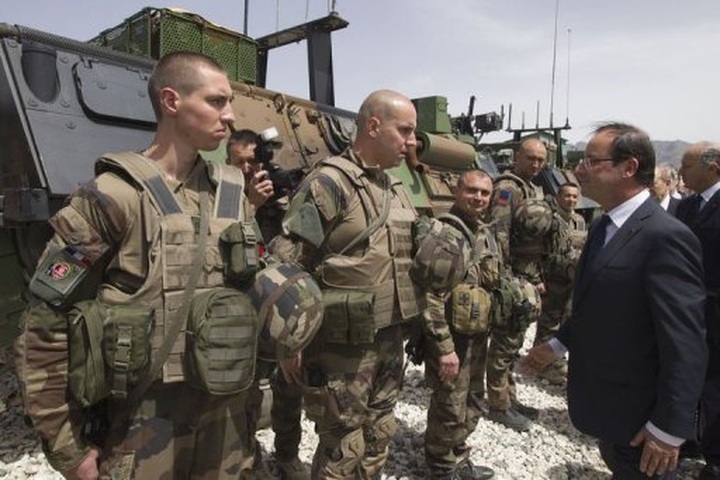 Hollande defends French exit in Afghanistan - 1
