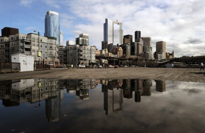 Seattle gunman shoots self after three killed in cafe - 1 Seattle gunman shoots self after three killed in cafe - 1