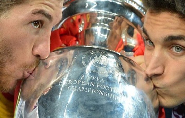 Spain crush Italy to win historic Euro 2012 crown - 1