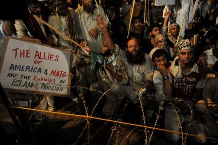 Pakistani Islamists to march on Afghan border - 1