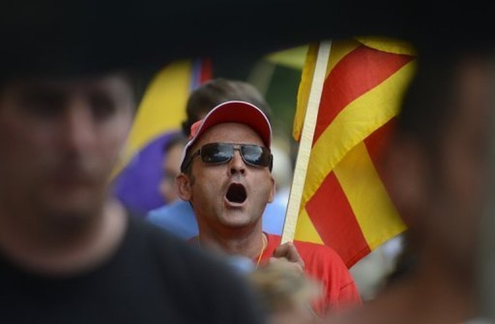 Spain borrowing costs push higher, rattling eurozone - 1 Spain borrowing costs push higher, rattling eurozone - 1