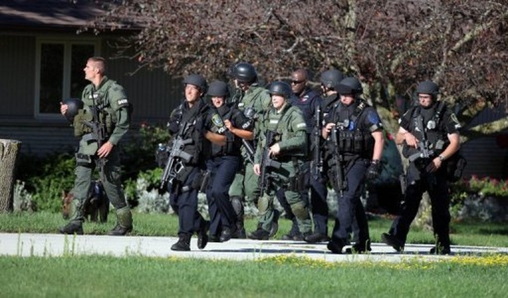 Seven dead in 'terror' gun attack on US Sikh temple - 1